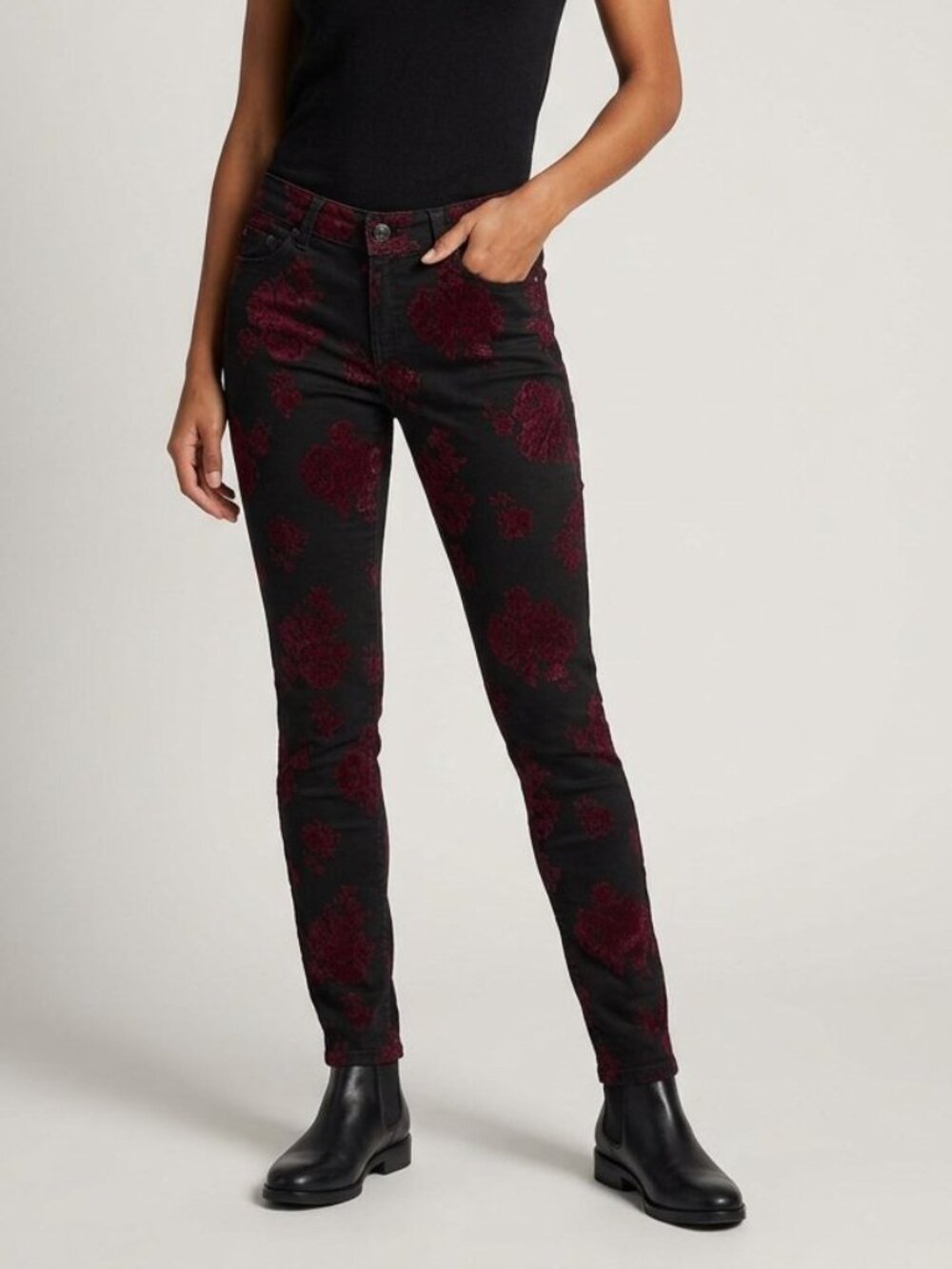 Arden B. Vintage Black and Purple Floral Denim Skinny Pants Size 2
